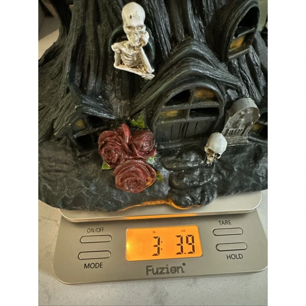HALLOWEEN LIGHT UP & SOUND ON/OFF WITCH HAT TREE HOUSE W/GHOSTS & SKELETONS 16